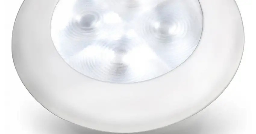 LUCE DI CORTESIA BIANCA - PLASTICA 24V