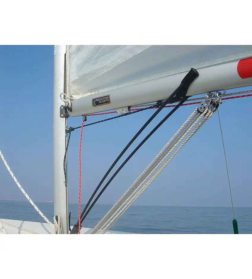 Il vang del boma del gommone