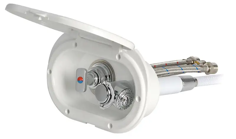 15.240.01 Box doccia bianco tubo PVC 2,5 m uscita posteriore Osculati